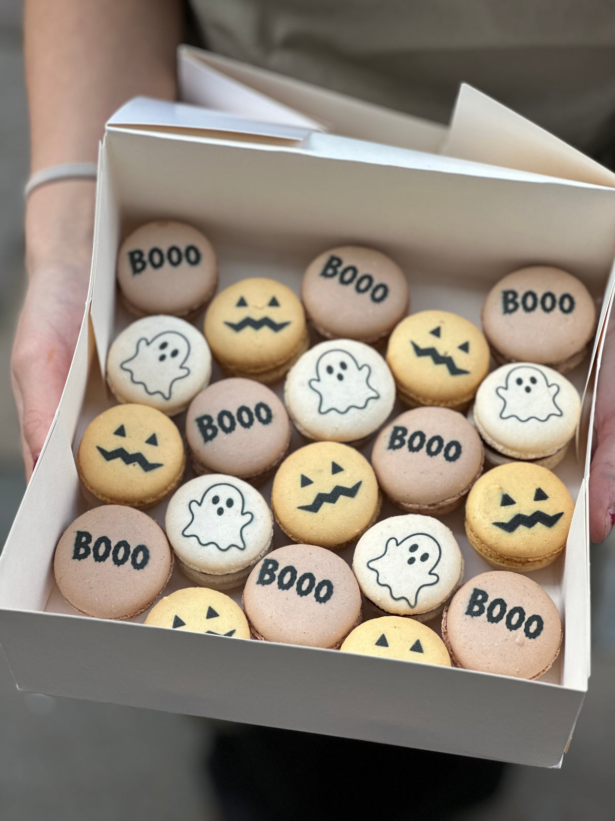 Halloween macarons