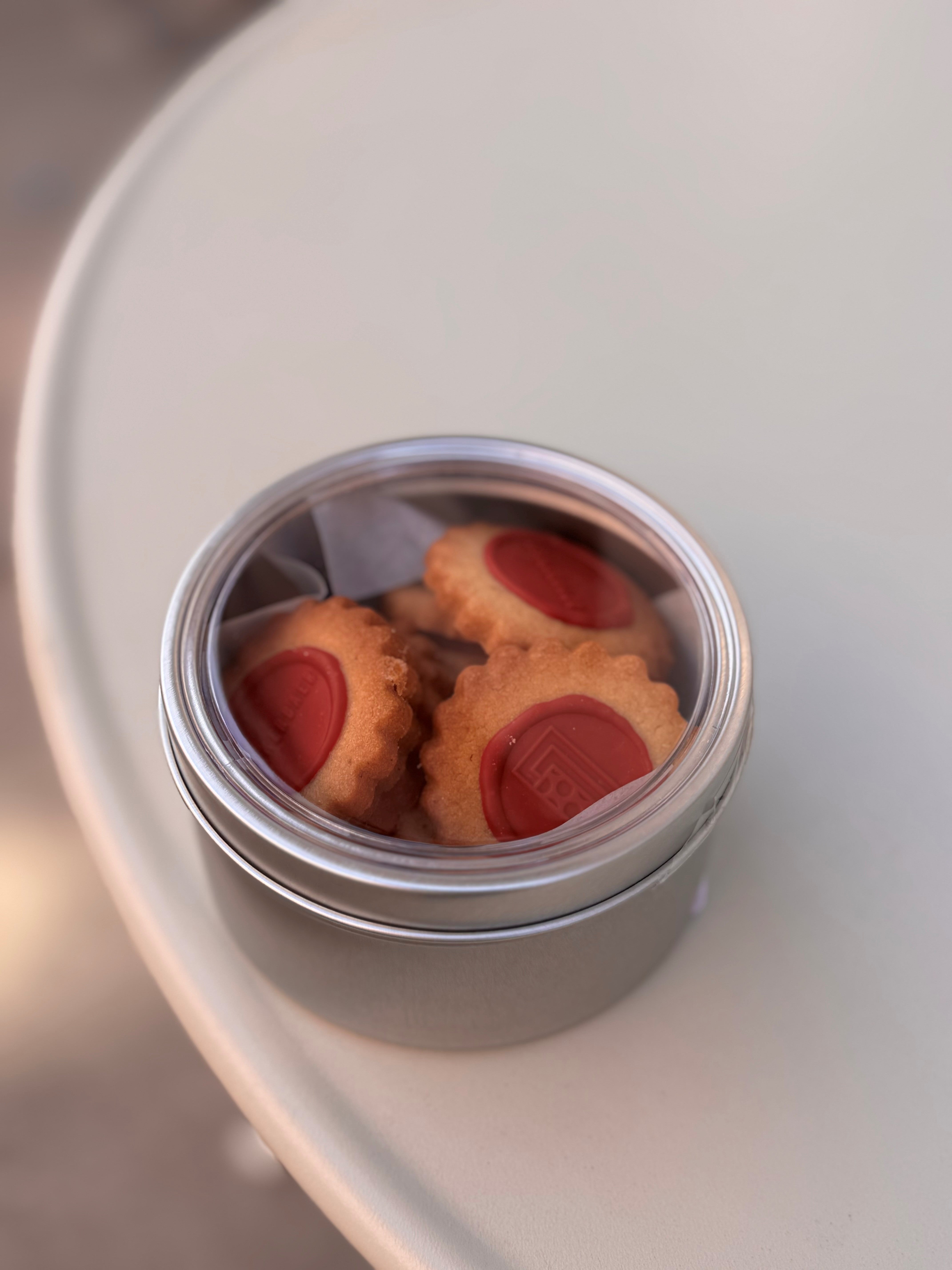 Hindbær Inspiration, Valrhona buttercookies - Rund tin æske